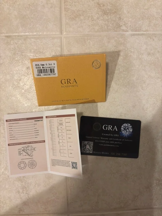 VVS-1 GRA certified 4mm .03ct moissanite diamond earrings - Picture 2 of 6